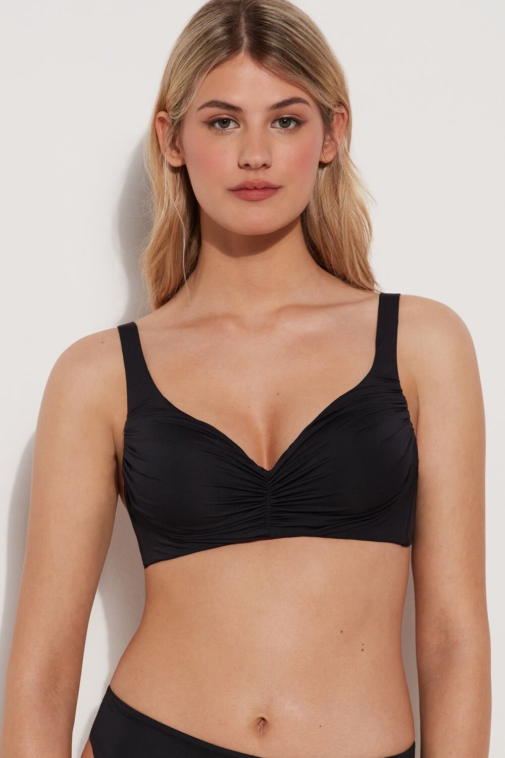 Black Black 019 Tezenis Gathered Recycled Lightly Padded Balconette Bikini Top | 580643-NMB