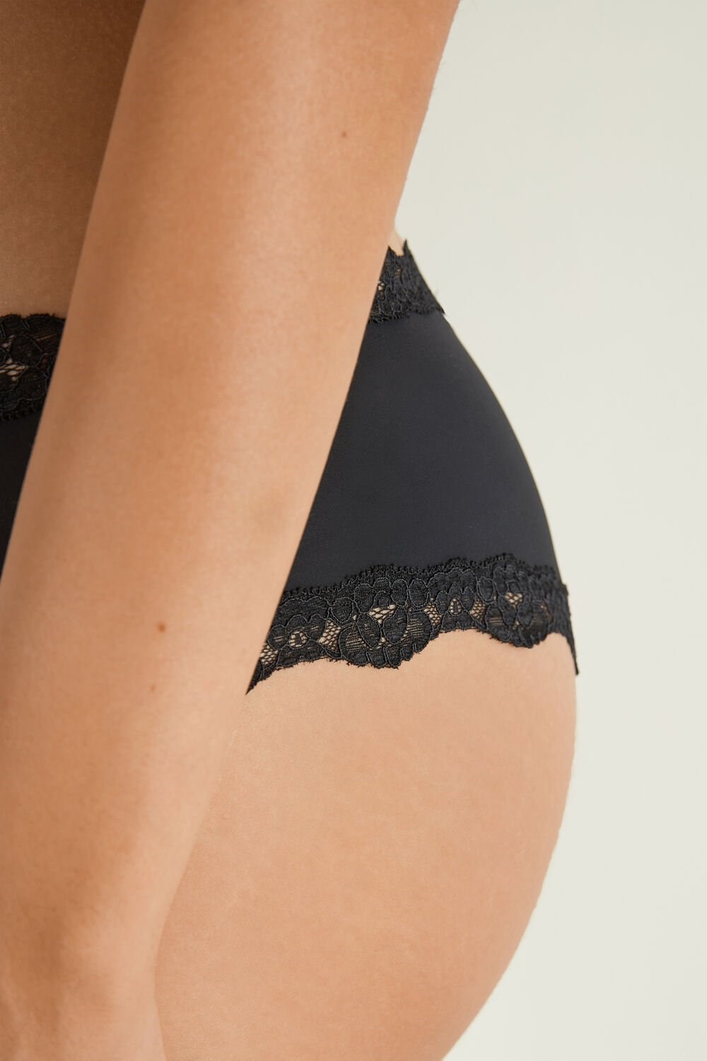 Black Black 019 Tezenis Lace and Microfiber Cheeky Hipster | 514279-GHM