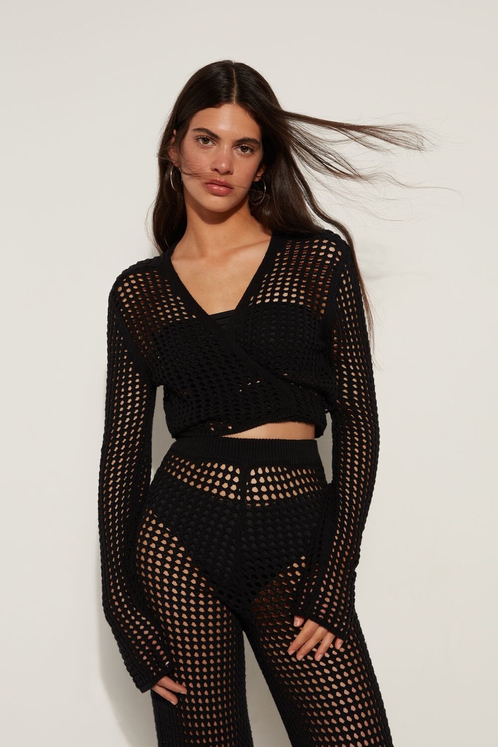 Black Black 019 Tezenis Long Sleeve Crop Cardigan/Top in Mesh Crochet | 871954-ISX