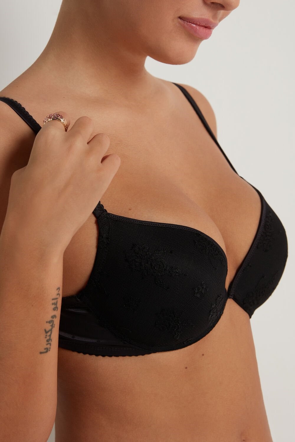 Black Black 019 Tezenis Los Angeles Paradise Lace Super Push-Up Bra | 015897-QRG