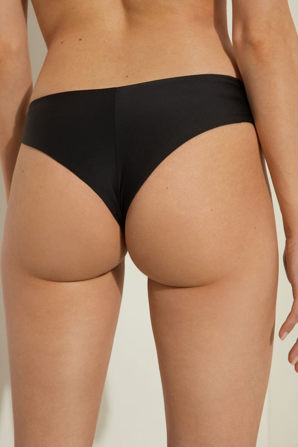 Black Black 019 Tezenis Plain Cheeky Bikini Bottoms | 379480-OWK