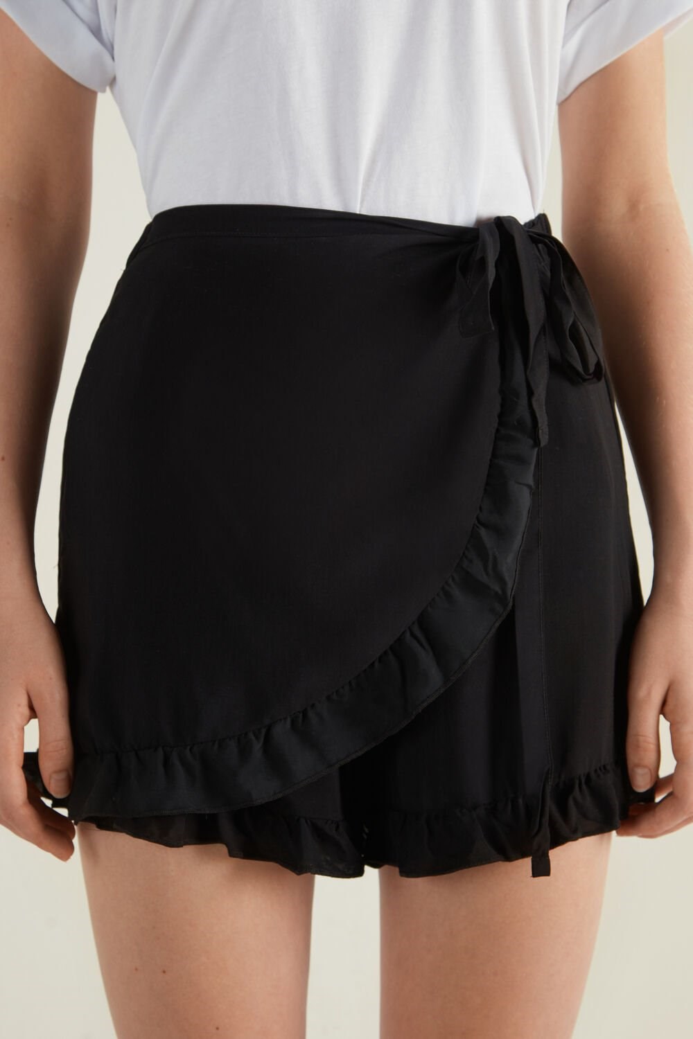 Black Black 019 Tezenis Plain Weave Skort with Ruching | 078694-IWB