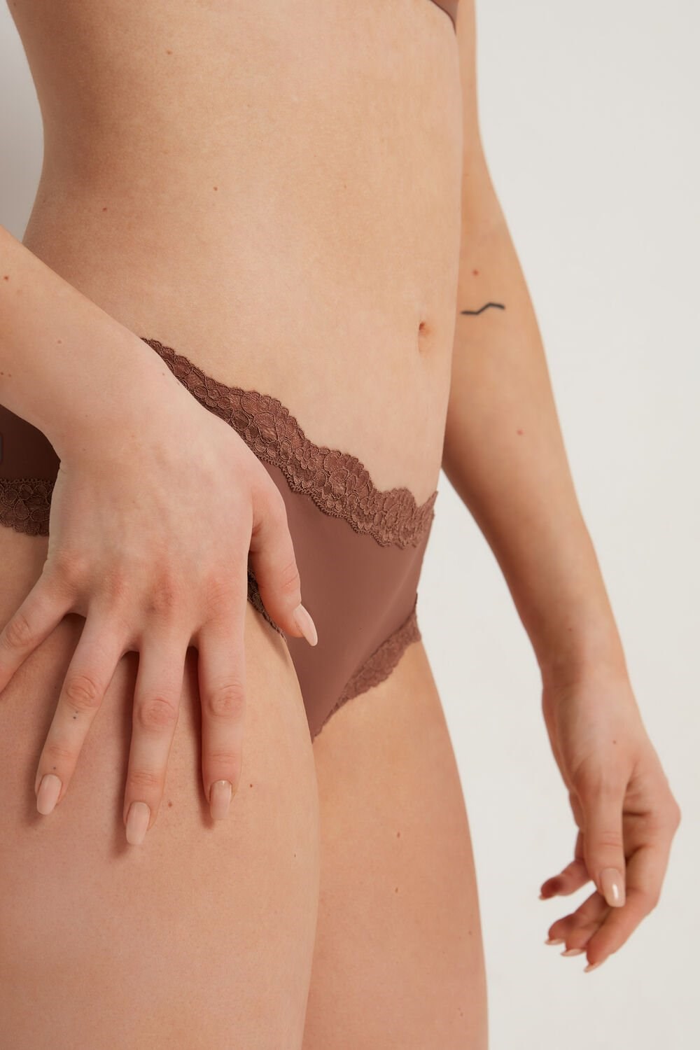 Brown Earth Brown 633v Tezenis Lace and Microfiber Cheeky Hipster | 340568-ZOM