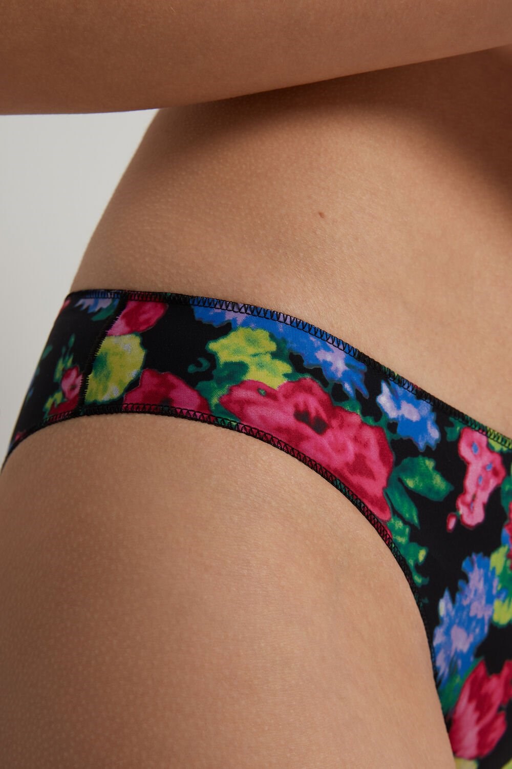 Floral Faded Black Floral Print 274v Tezenis Panties in Printed Microfiber | 934702-ARX