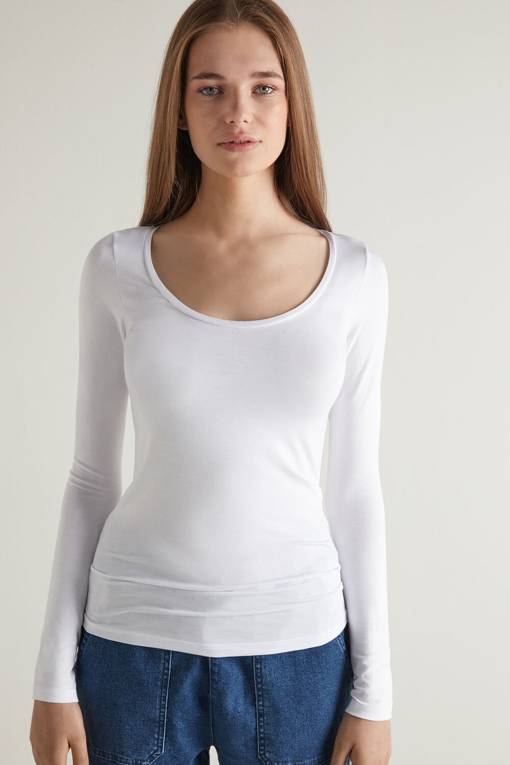 White White 001 Tezenis Long-Sleeve Scoop-Neck Viscose Top | 604329-AZC